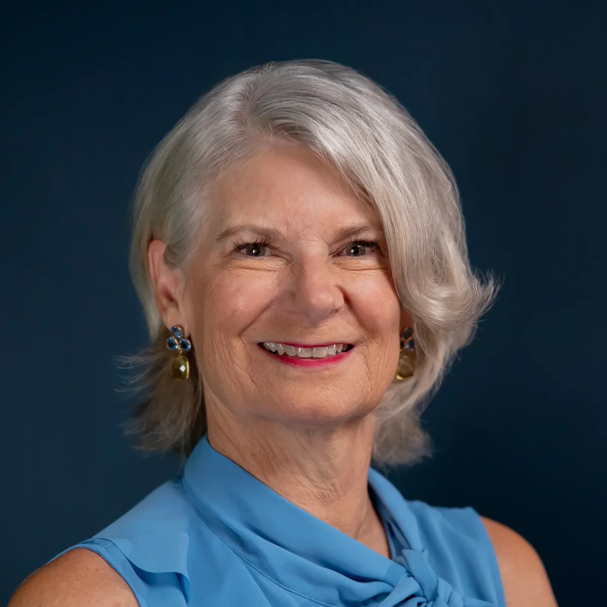 Headshot of Laura Glenn.