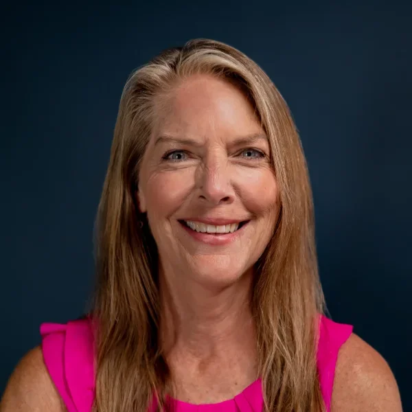 Headshot of Kelly Lundin.